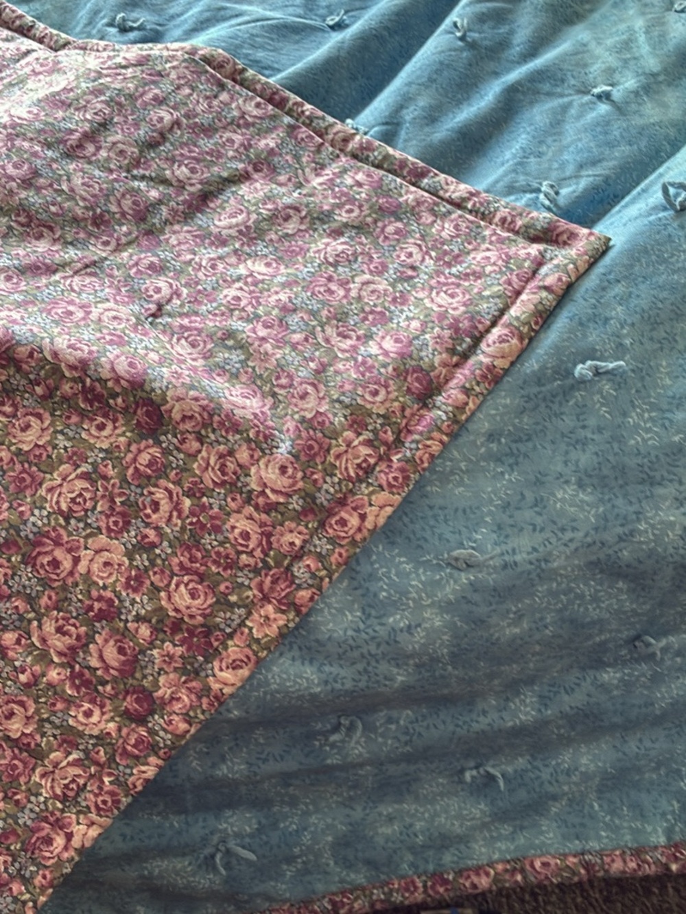 Reversible Floral Throw Blanket in Pink and Blue